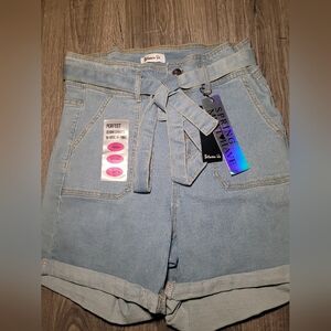 Between us hi rise shorts size 16